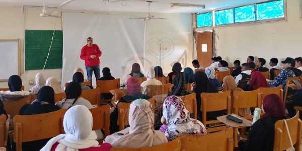 لقاء تعريفي لطلاب الفرقة الأولى